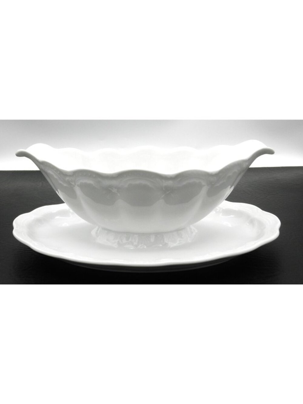 Hutschenreuther Viktoria Gravy Boat with Attached Underplate Excellent!